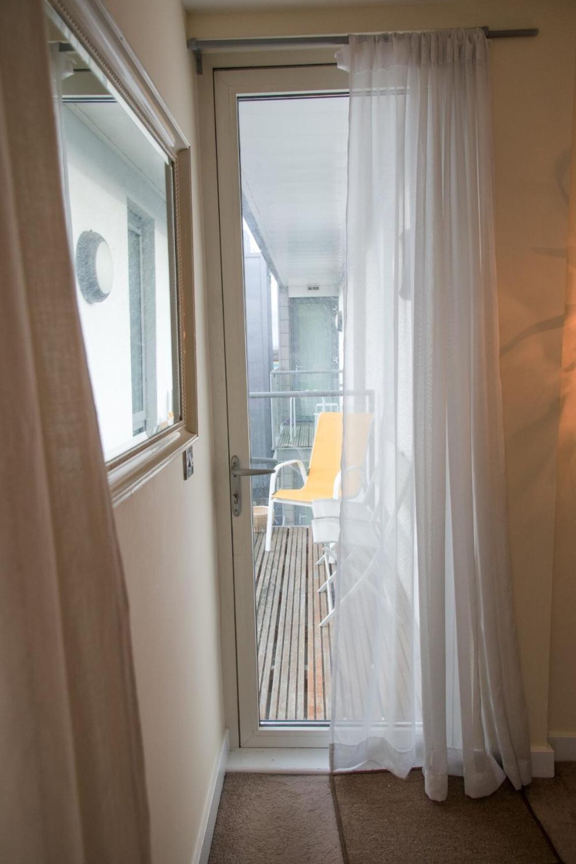 Dazzon Apartments - Hub - Central Mk ミルトン・ケインズ 部屋 写真